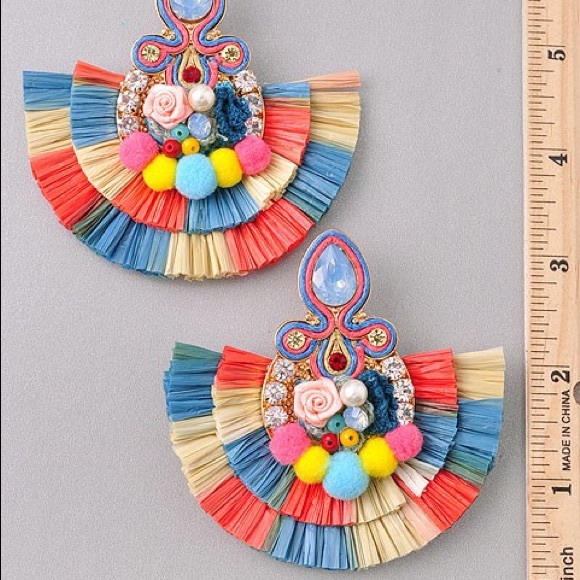 Multi Color Pierced Earrings - Picture 3 of 4